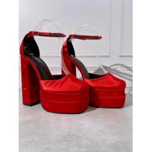 Zapatos rojos plataforma (producto en venta final)