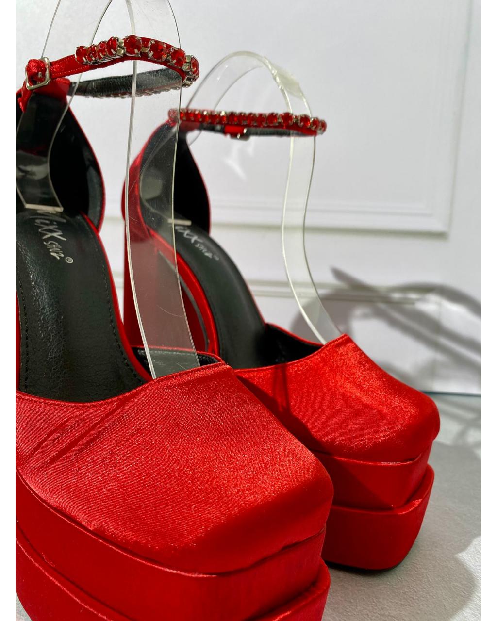 Zapatos rojos (producto en final)
